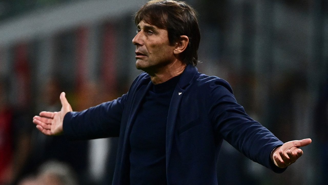 Conte ritrova Chivu, il precedente fu una rissa: "Pezzo di m..., ti vengo a prendere" Conte ritrova Chivu, il precedente fu una rissa: "Pezzo di m..., ti vengo a prendere"