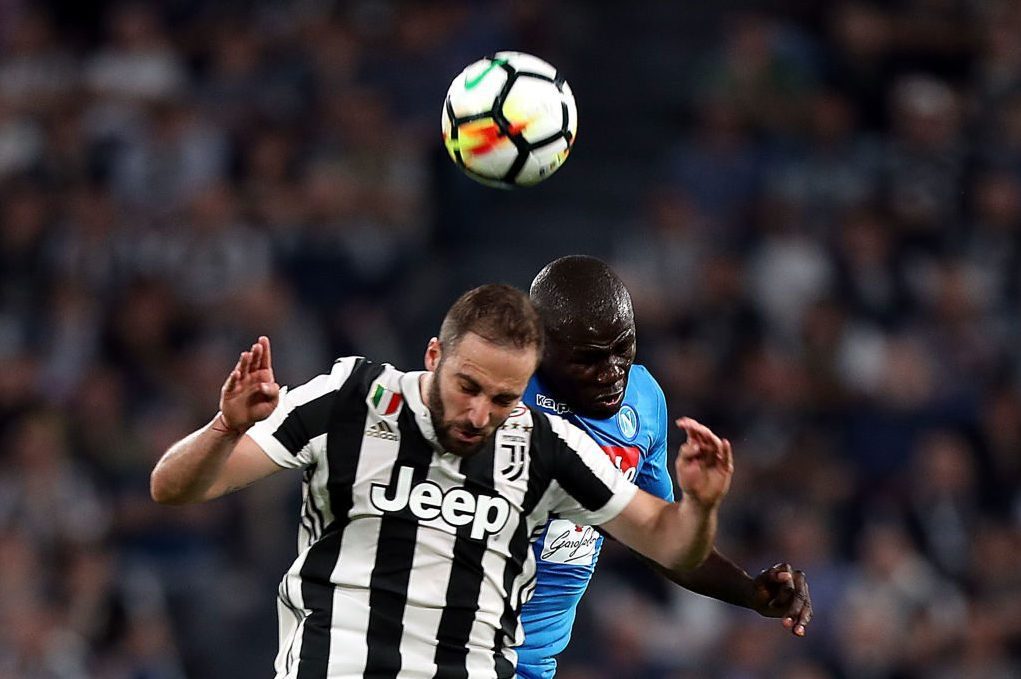 Koulibaly e il "tradimento" di Higuain: "Mi disse 'ci vediamo domani', ma vidi una foto che svelò tutto" Koulibaly e il "tradimento" di Higuain: "Mi disse 'ci vediamo domani', ma vidi una foto che svelò tutto"