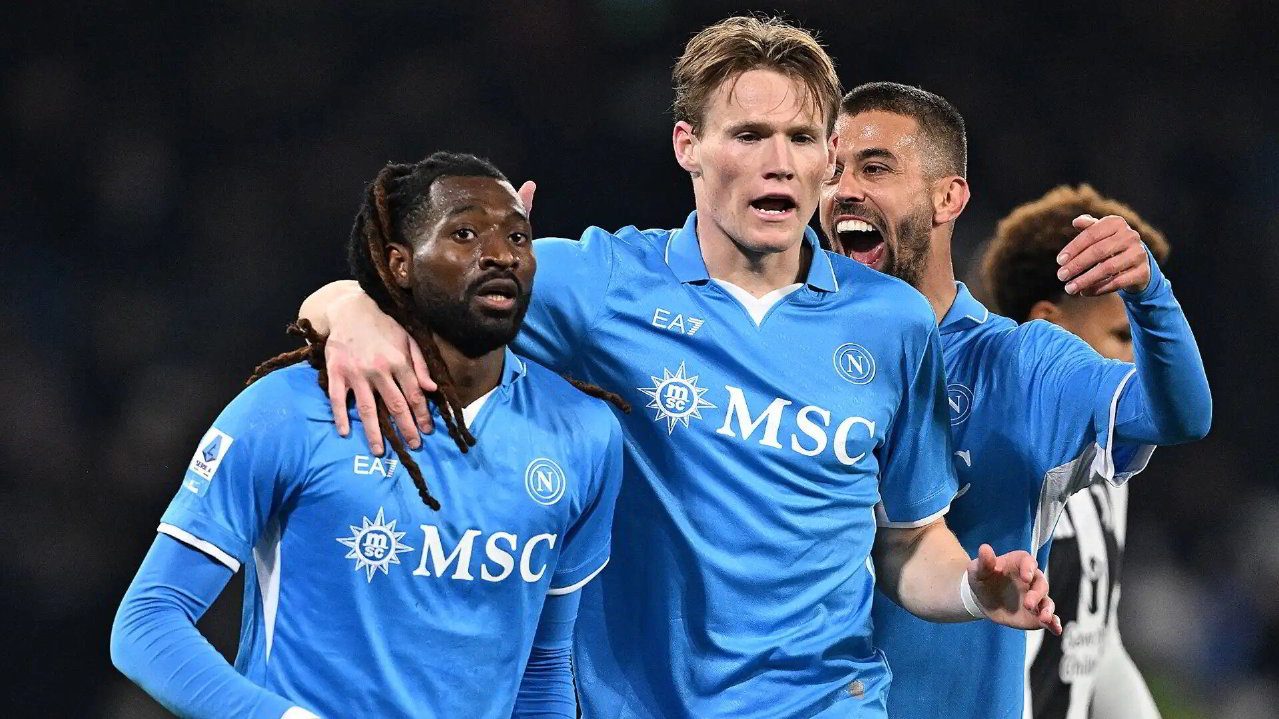 La "bicicletta cosmica" di McTominay: ora deve salvare Conte senza Anguissa La "bicicletta cosmica" di McTominay: ora deve salvare Conte senza Anguissa