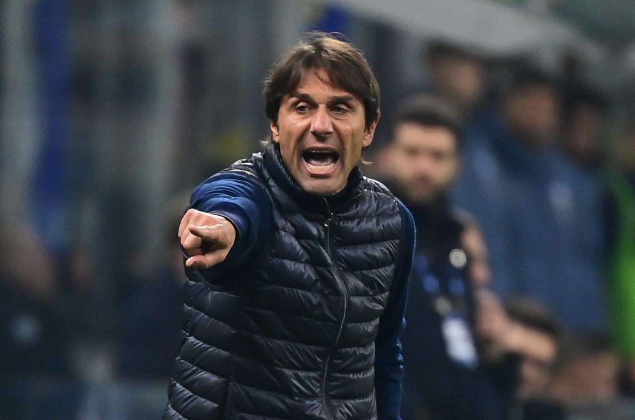 CONTE ESPRESSIONE SERIA O POLEMICA A BORDO CAMPO CONTE ESPRESSIONE SERIA O POLEMICA A BORDO CAMPO
