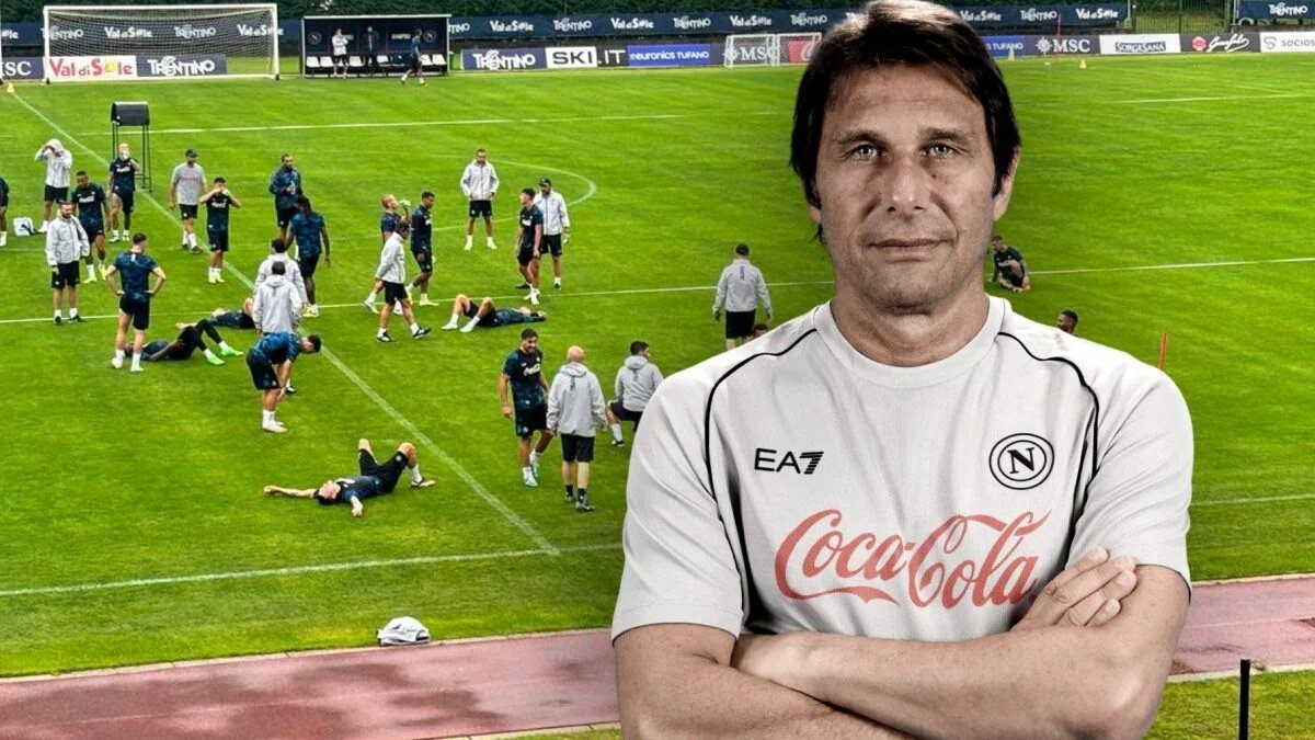 Antonio Conte confronto squadra Napoli sala video Castel Volturno 