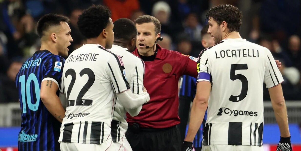 Zazzaroni esplode su Inter-Juve: "Calcio ridotto a un cesso". Ma dov'era quando accadeva al Napoli? Zazzaroni esplode su Inter-Juve: "Calcio ridotto a un cesso". Ma dov'era quando accadeva al Napoli?