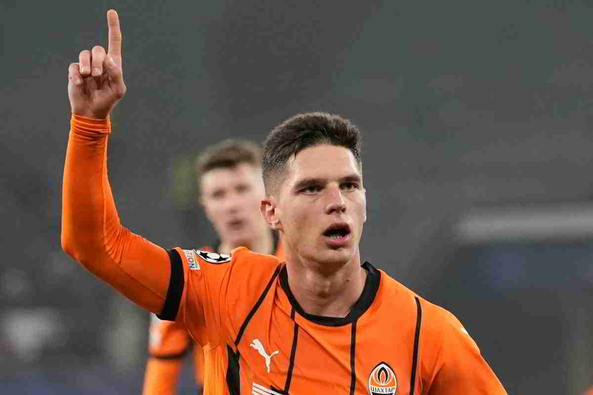 Georgiy Sudakov, centrocampista dello Shakhtar Donetsk seguito dal Napoli per il calciomercato estivo 2025 Georgiy Sudakov, centrocampista dello Shakhtar Donetsk seguito dal Napoli per il calciomercato estivo 2025