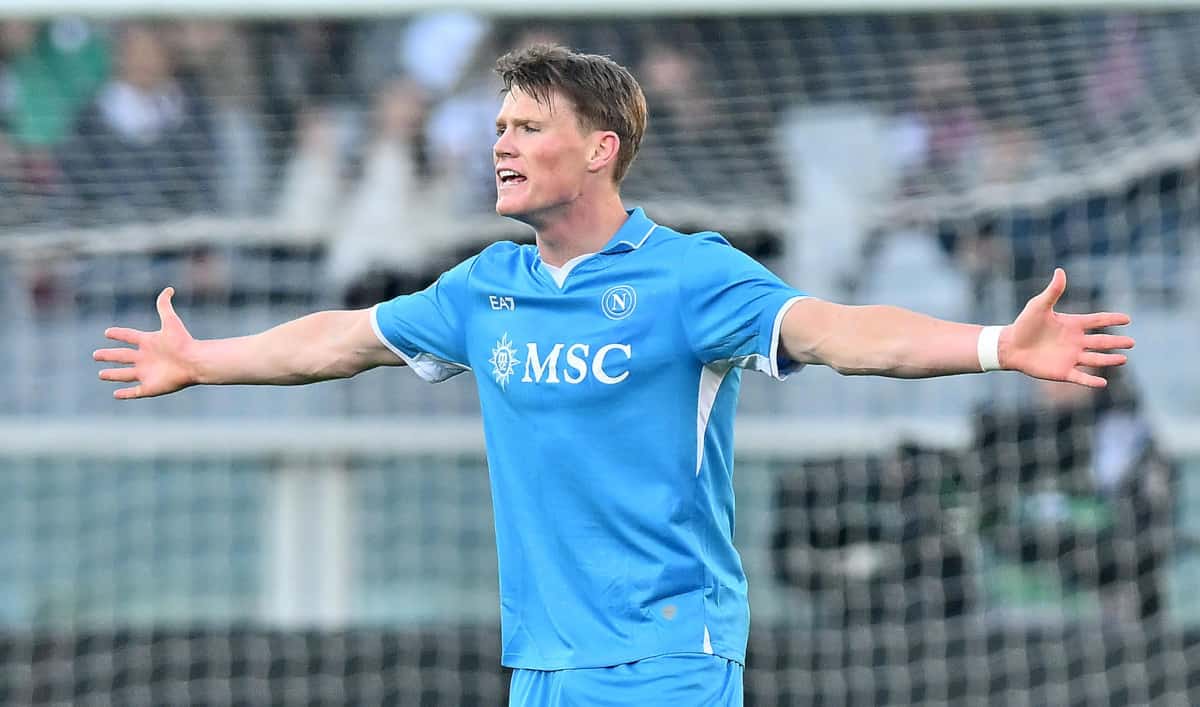 Zola: "Napoli favorito per lo scudetto e se arriva De Bruyne..." Zola: "Napoli favorito per lo scudetto e se arriva De Bruyne..."