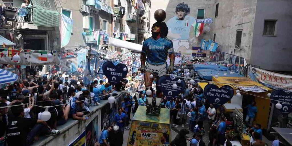 Napoli Pazza di Gioia per lo Scudetto: Festa, Conte e Sogni