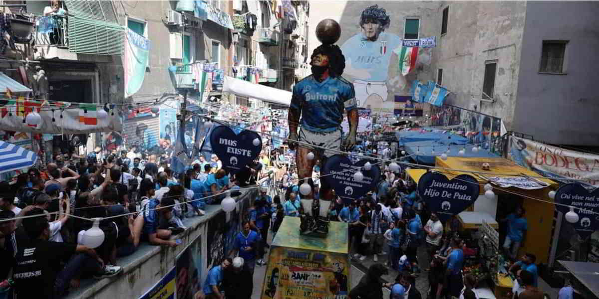 Napoli Pazza di Gioia per lo Scudetto: Festa, Conte e Sogni