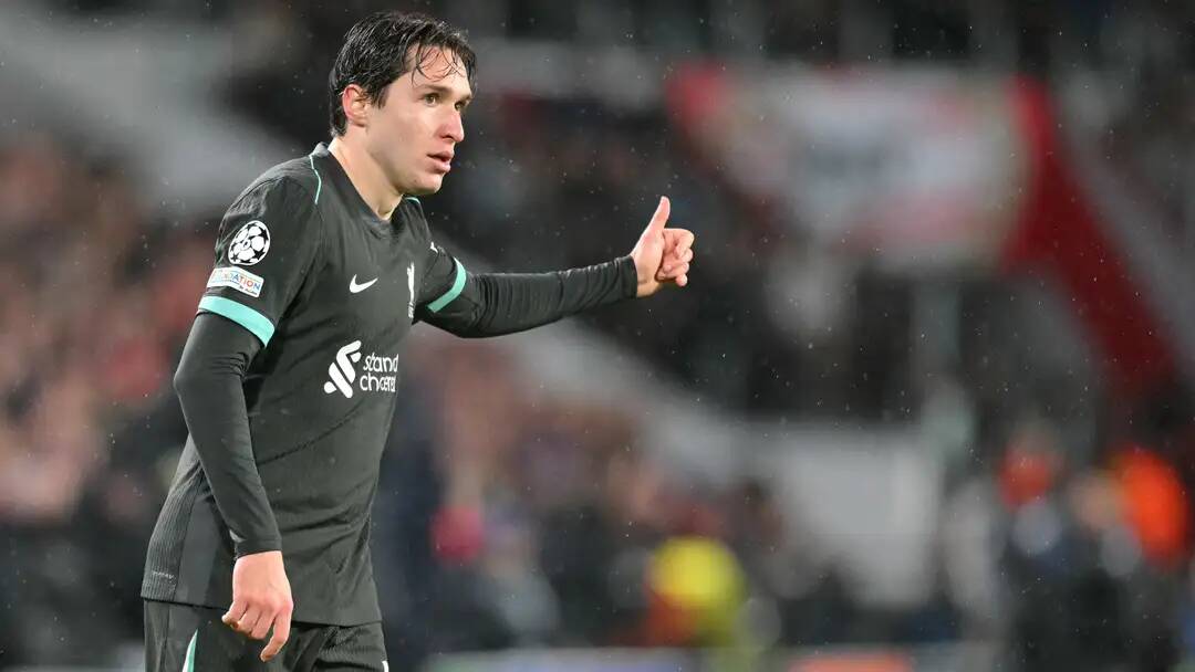 Chiesa vuole lasciare Liverpool | Conte lo chiama: "Vieni a Napoli, ti rilancio io" Chiesa vuole lasciare Liverpool | Conte lo chiama: "Vieni a Napoli, ti rilancio io"
