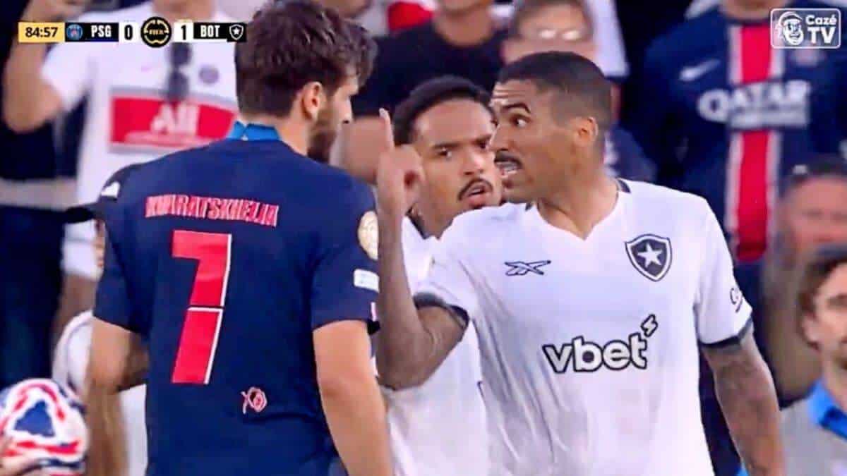 Lite Allan Kvaratskhelia al Mondiale per Club | "Non ha avuto rispetto" Lite Allan Kvaratskhelia al Mondiale per Club | "Non ha avuto rispetto"