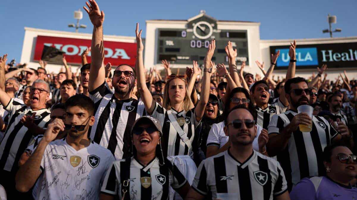 Tifosi del Botafogo sfottono l Tifosi del Botafogo sfottono l