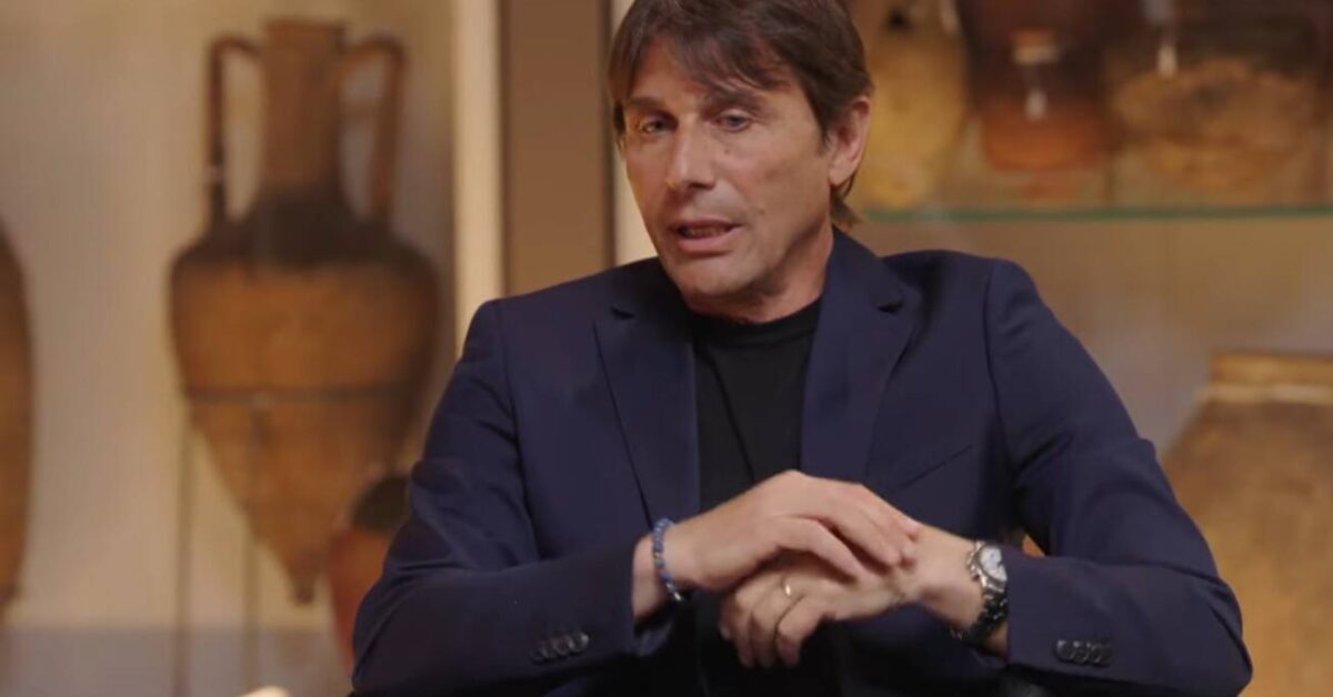 Conte: "Ho rifiutato la Juve, non lascio Napoli"