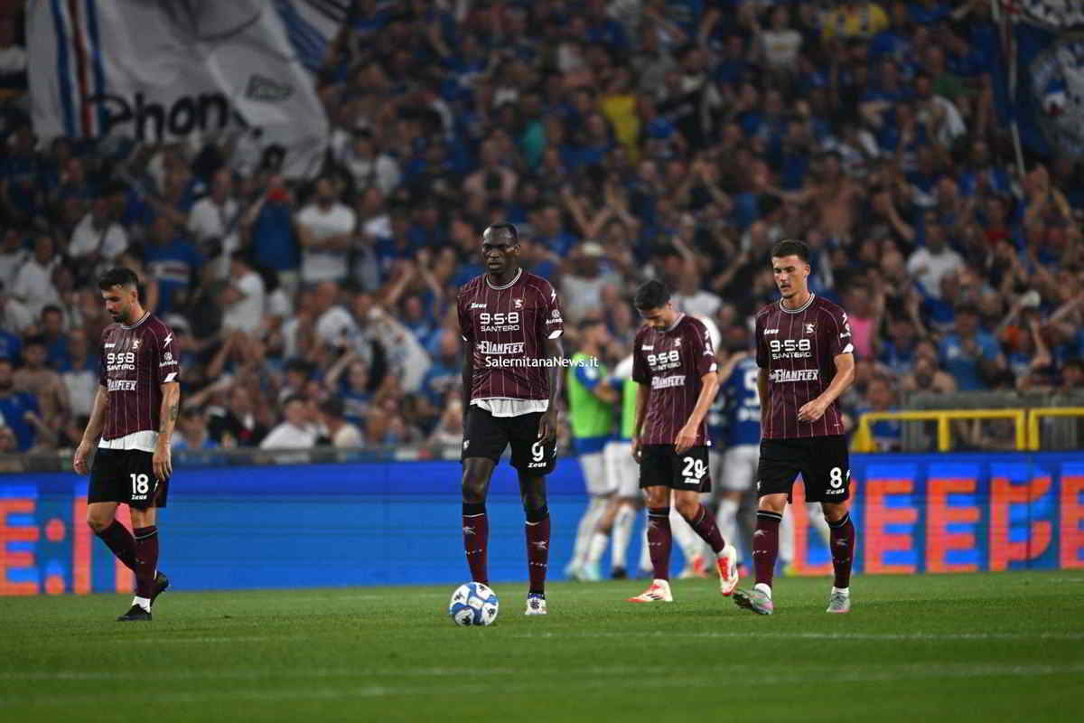 La Salernitana durante la sfida contro la Sampdoria La Salernitana durante la sfida contro la Sampdoria