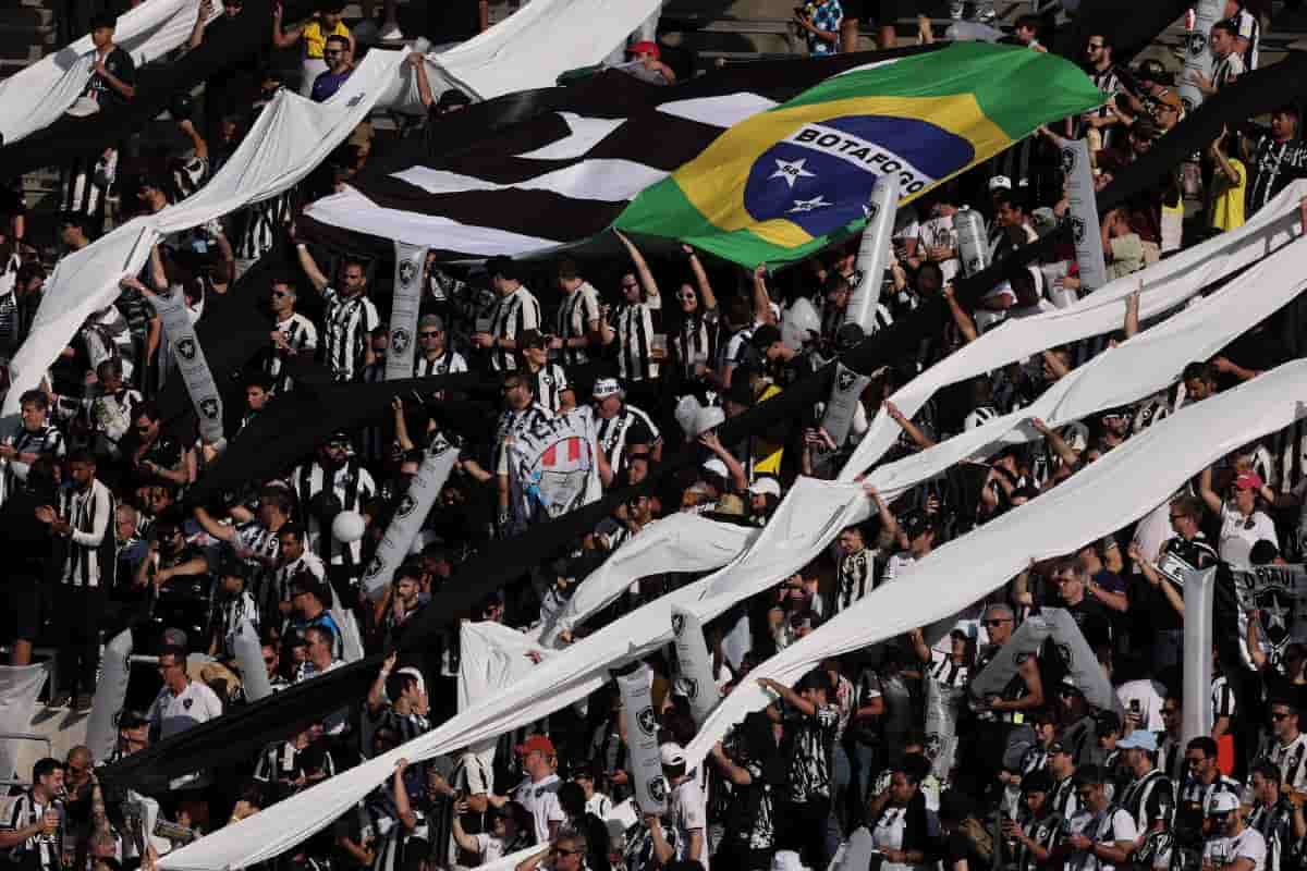 Tifosi del Botafogo sfottono l'Inter: il coro virale al mondiale per club Tifosi del Botafogo sfottono l'Inter: il coro virale al mondiale per club