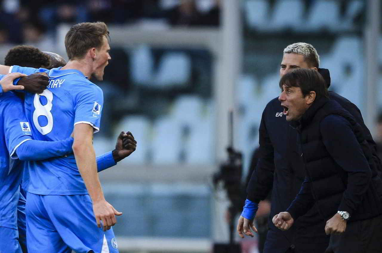 McTominay rifiuta l'Arabia Saudita: "Resto al Napoli" | Offerta milionaria respinta McTominay rifiuta l'Arabia Saudita: "Resto al Napoli" | Offerta milionaria respinta