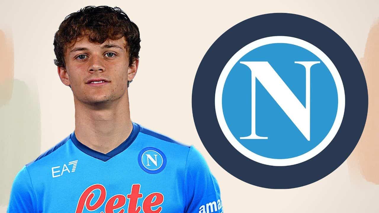 Scalvini nel mirino azzurro: il Napoli brucia il Milan con 40 milioni | Atalanta tentata Scalvini nel mirino azzurro: il Napoli brucia il Milan con 40 milioni | Atalanta tentata