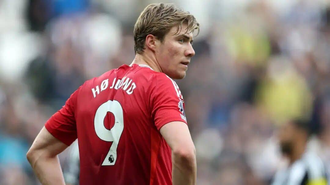 Napoli, blitz per Hojlund dopo l’infortunio di Lukaku | Romano: è duello col Milan