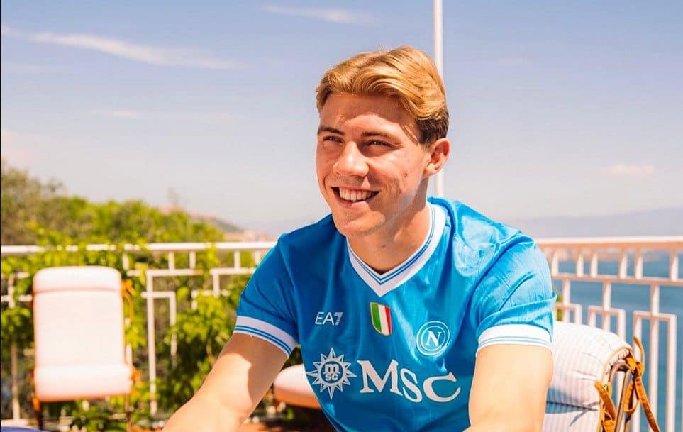 Hojlund-Napoli, è ufficiale: De Laurentiis svela cifre e dettagli Hojlund-Napoli, è ufficiale: De Laurentiis svela cifre e dettagli
