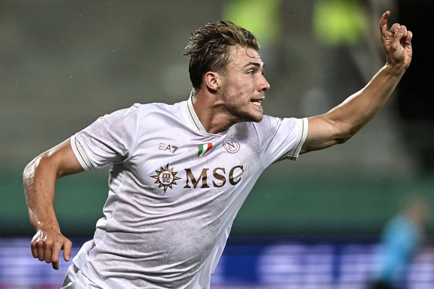 Hojlund svela il tormentone di Conte e fa una promessa ai tifosi del Napoli