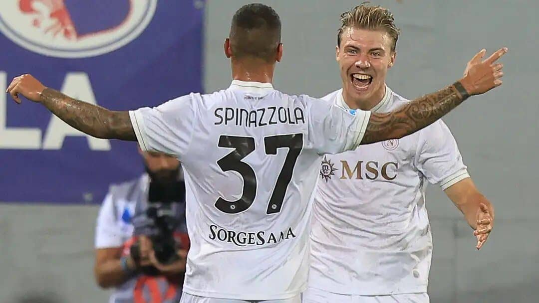 Hojlund, primo gol col Napoli: i tifosi dello United non ci credono, "Siamo maledetti, è una beffa"
