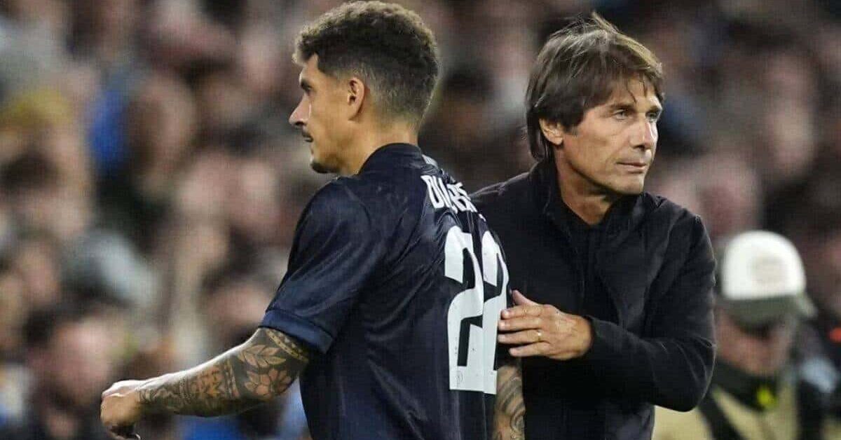 Napoli, Di Lorenzo si scusa: «Mi assumo la responsabilità»