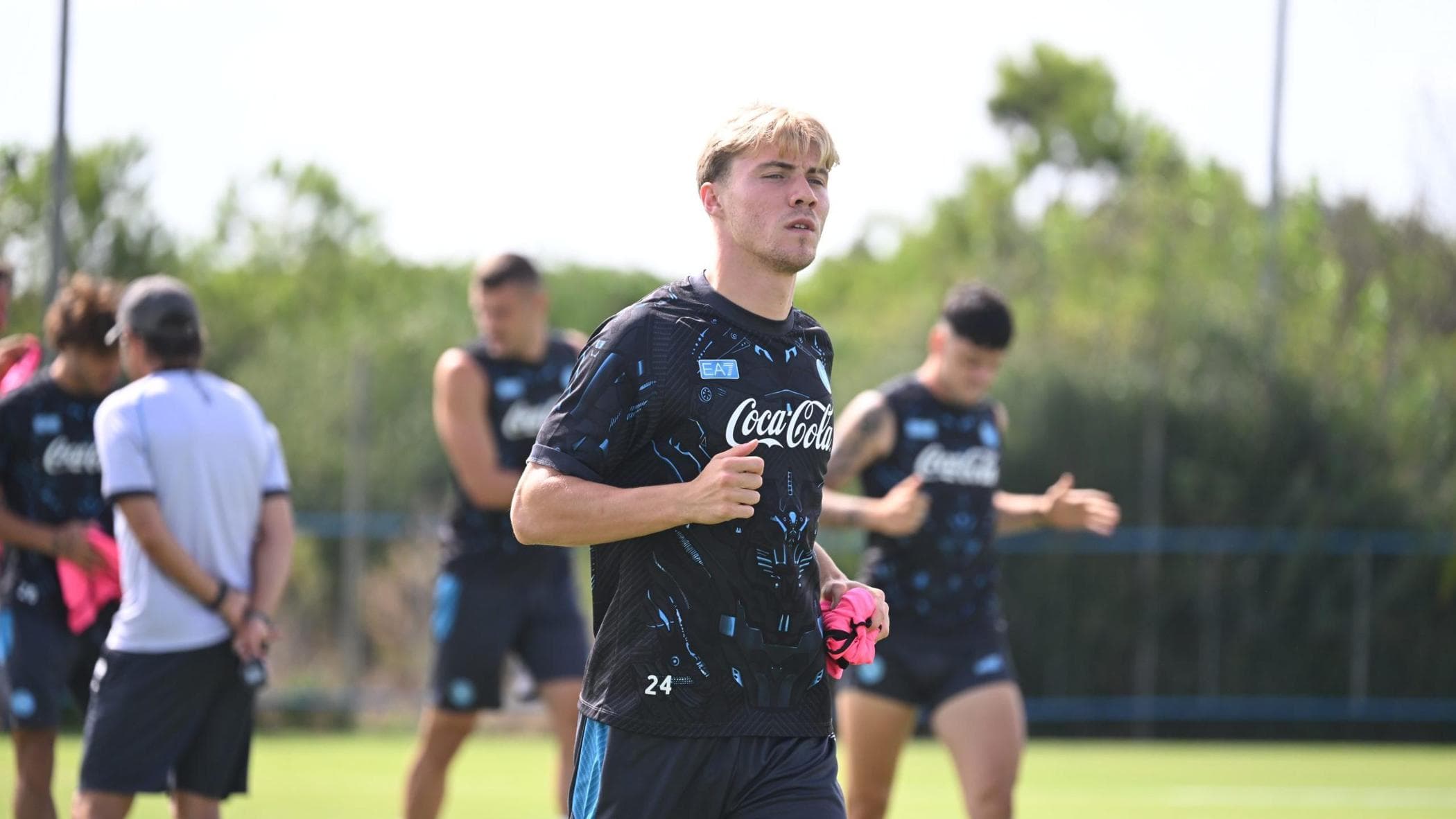 Hojlund, fame di gol a Napoli: “Voglio giocare”. E per l’esordio al Maradona c’è un tifoso speciale