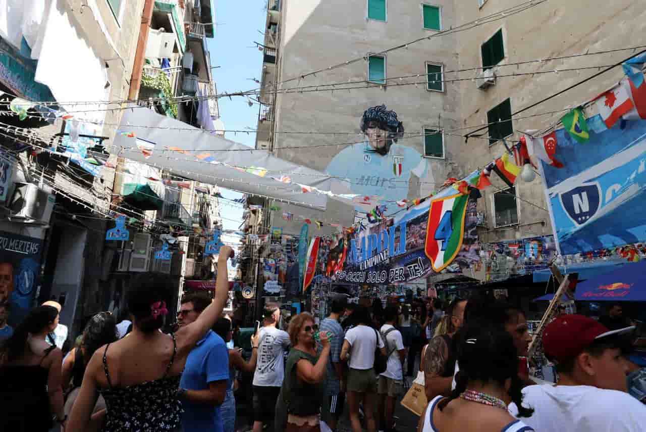 Champions a Napoli: boom turismo del tifo. Fino a 40mila nei match day