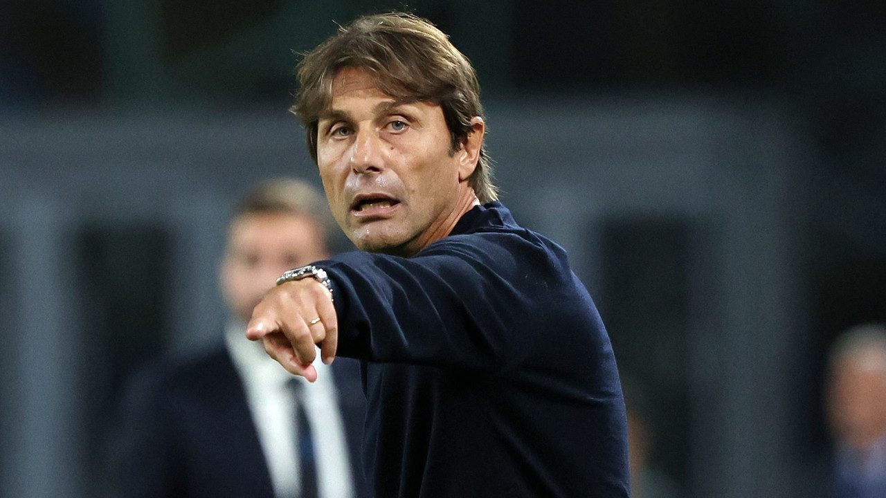 Napoli Genoa 2 1 il gesto di Conte a fine partita racchiude anche una bella notizia.