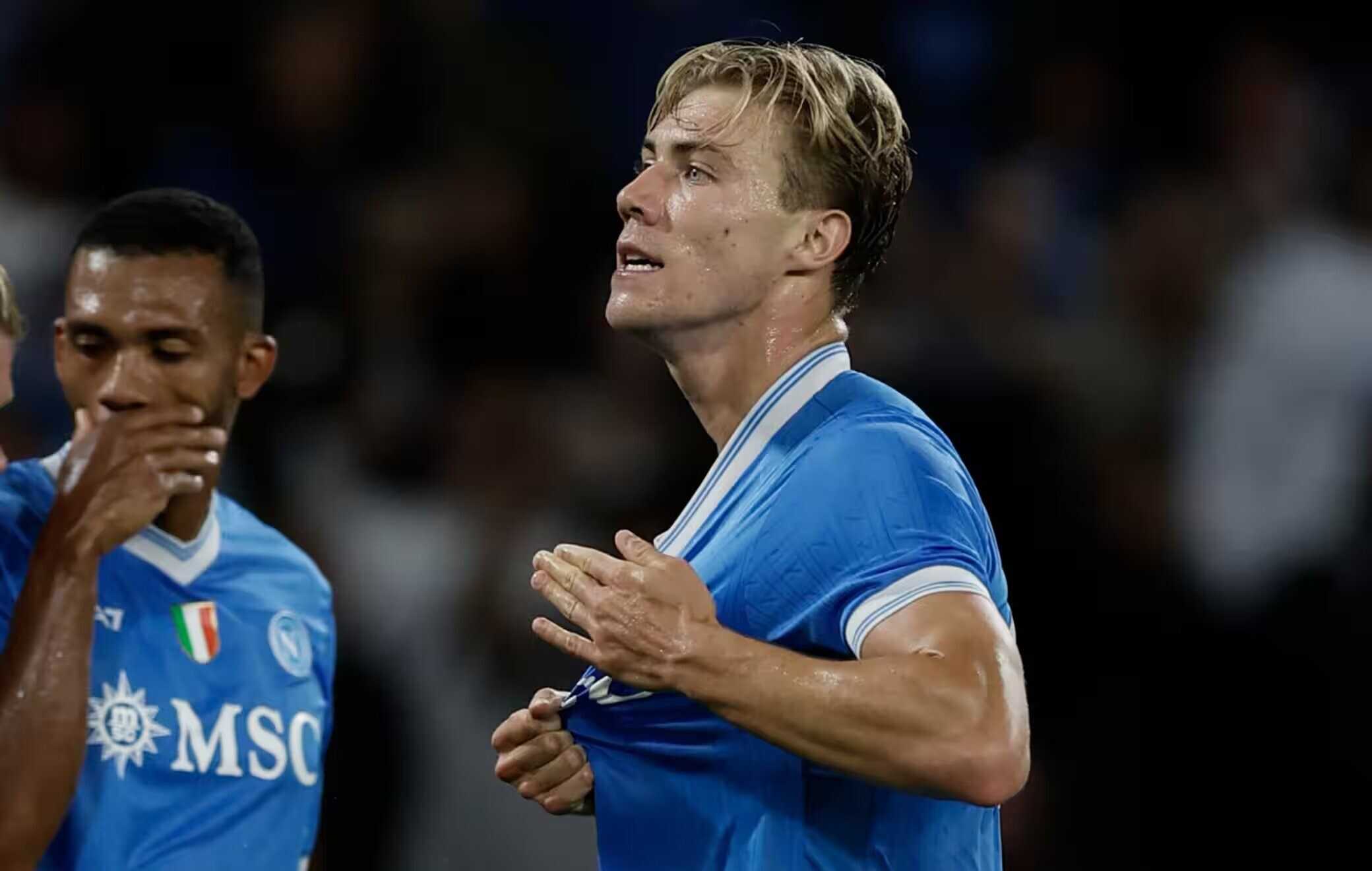 hojlund doppio stemma e promessa il gesto che infiamma napoli e la champions