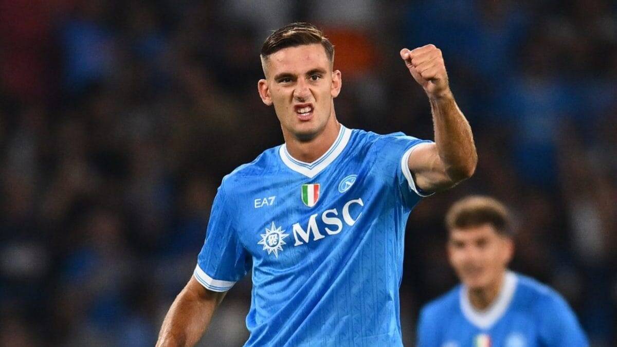 Napoli, Lucca delude ancora: la rabbia dei tifosi dopo il Torino 