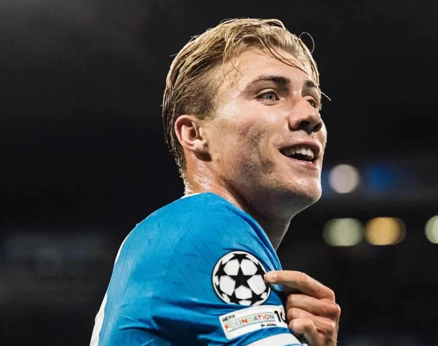 Hojlund esultanza doppio stemma Napoli 2025 Hojlund esultanza doppio stemma Napoli 2025
