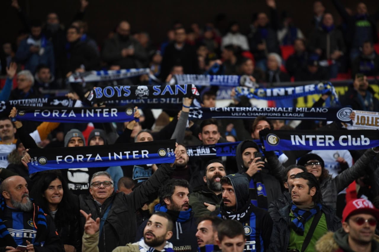 I tifosi dell’Inter piangono per il rigore. L’alibi perfetto per nascodere una verità scomoda I tifosi dell’Inter piangono per il rigore. L’alibi perfetto per nascodere una verità scomoda