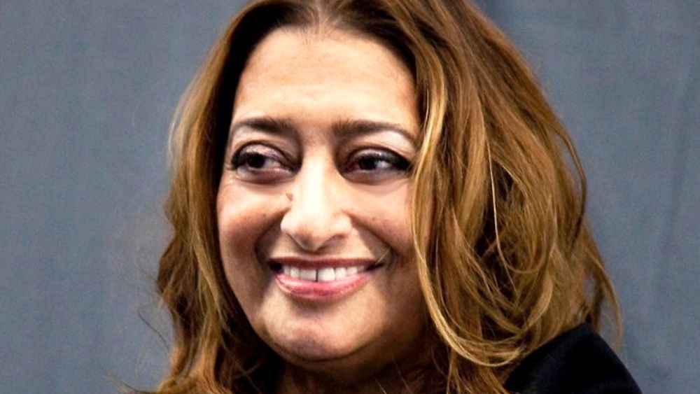 L'architetto Zaha Hadid. Il suo genio ha disegnato un ponte ideale tra Campania e Caucaso