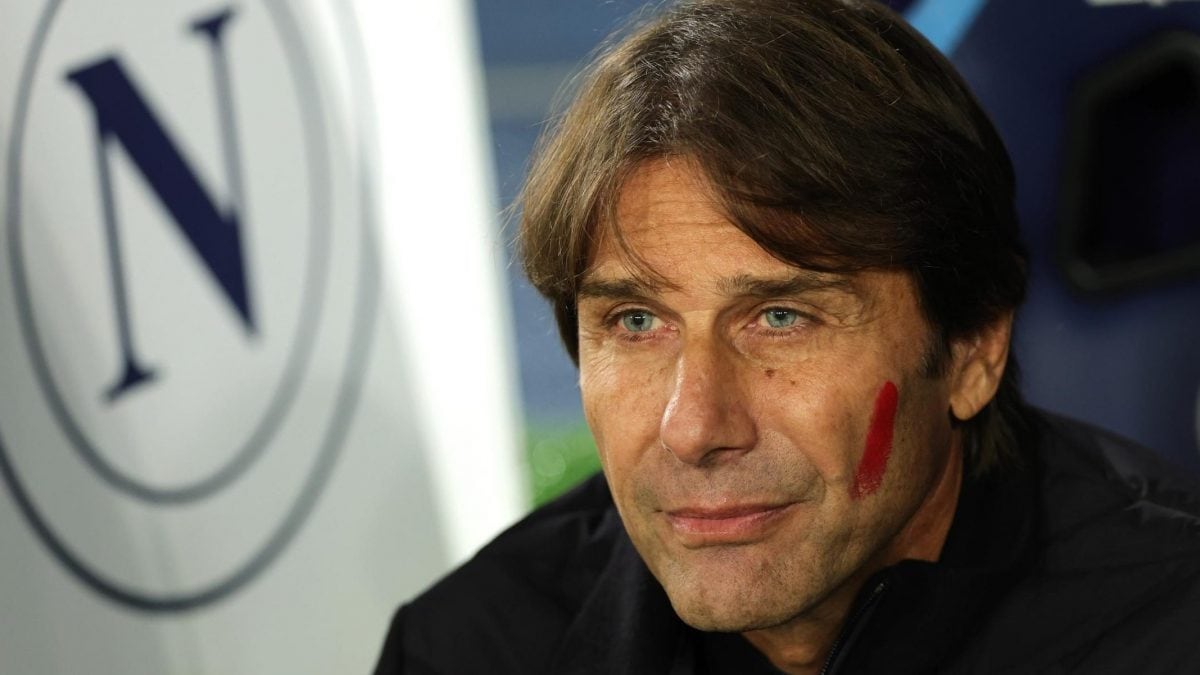 Antonio Conte preoccupato per l'emergenza infortuni a centrocampo del Napoli senza Gilmour
