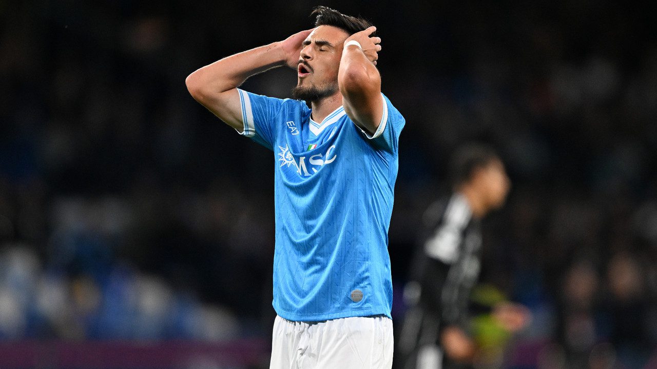 Elif Elmas mezzala del Napoli, scelto da Conte per sostituire Anguissa nel 4-3-3 d’emergenza