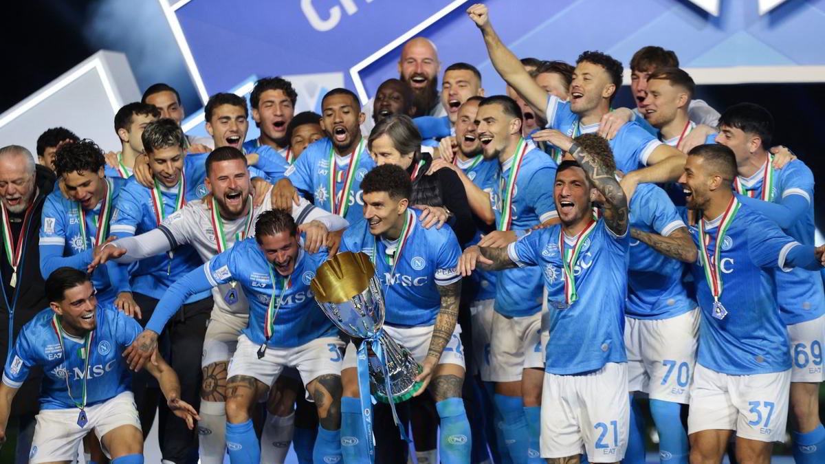 Antonio Conte festa Supercoppa Napoli ciclo vincente bugia ricostruzione 