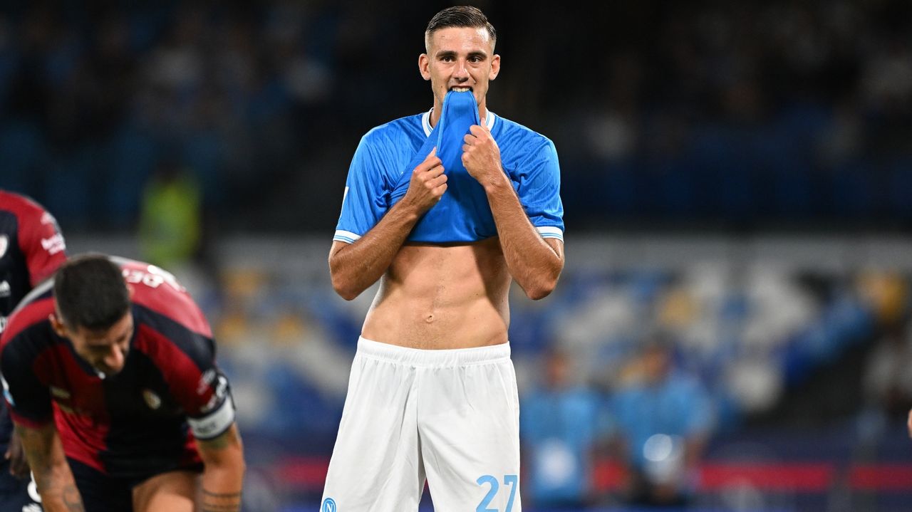 Lorenzo Lucca Napoli panchina statistiche Udinese calciomercato Lorenzo Lucca Napoli panchina statistiche Udinese calciomercato