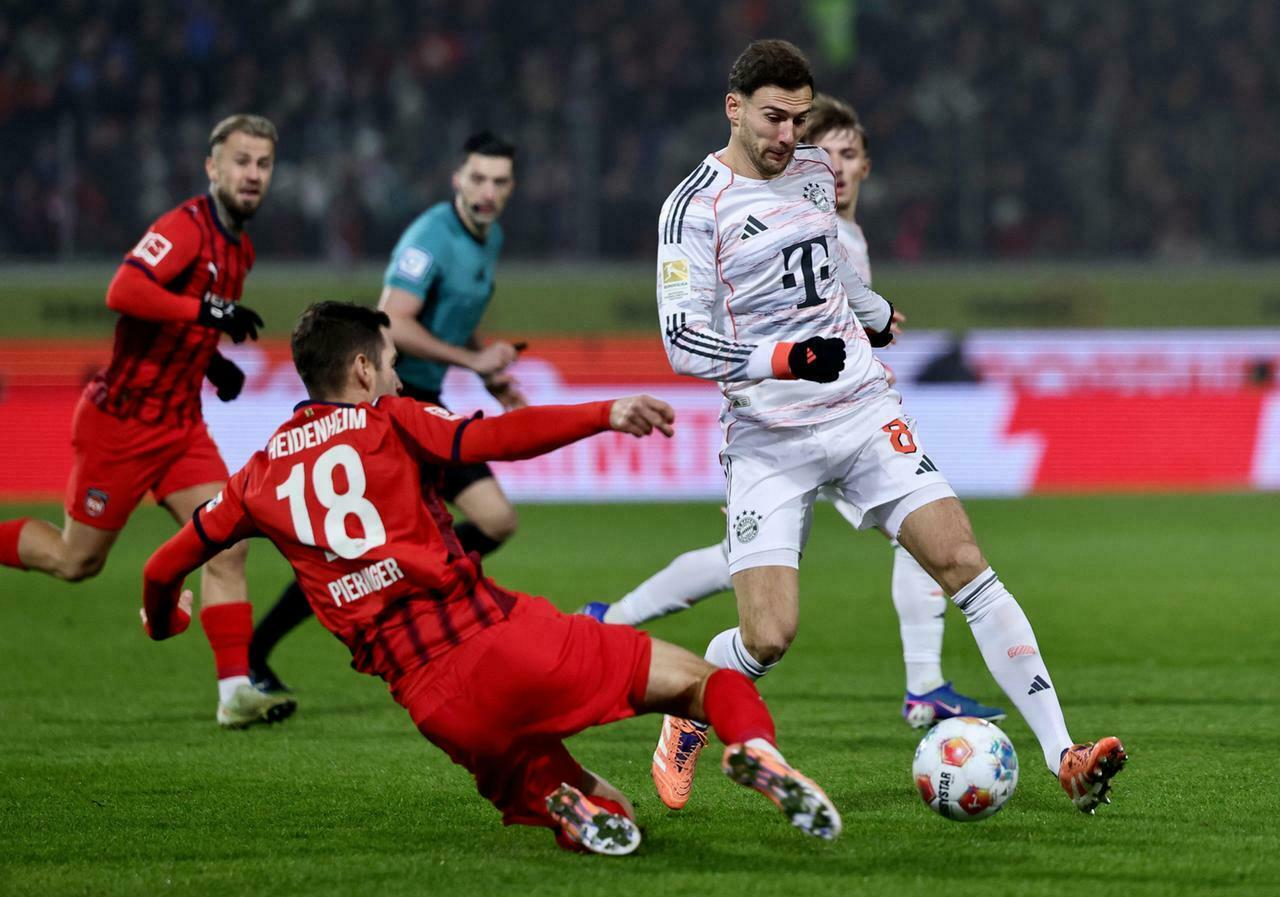 Lorenzo Lucca Benfica Mourinho Leon Goretzka Napoli mercato 