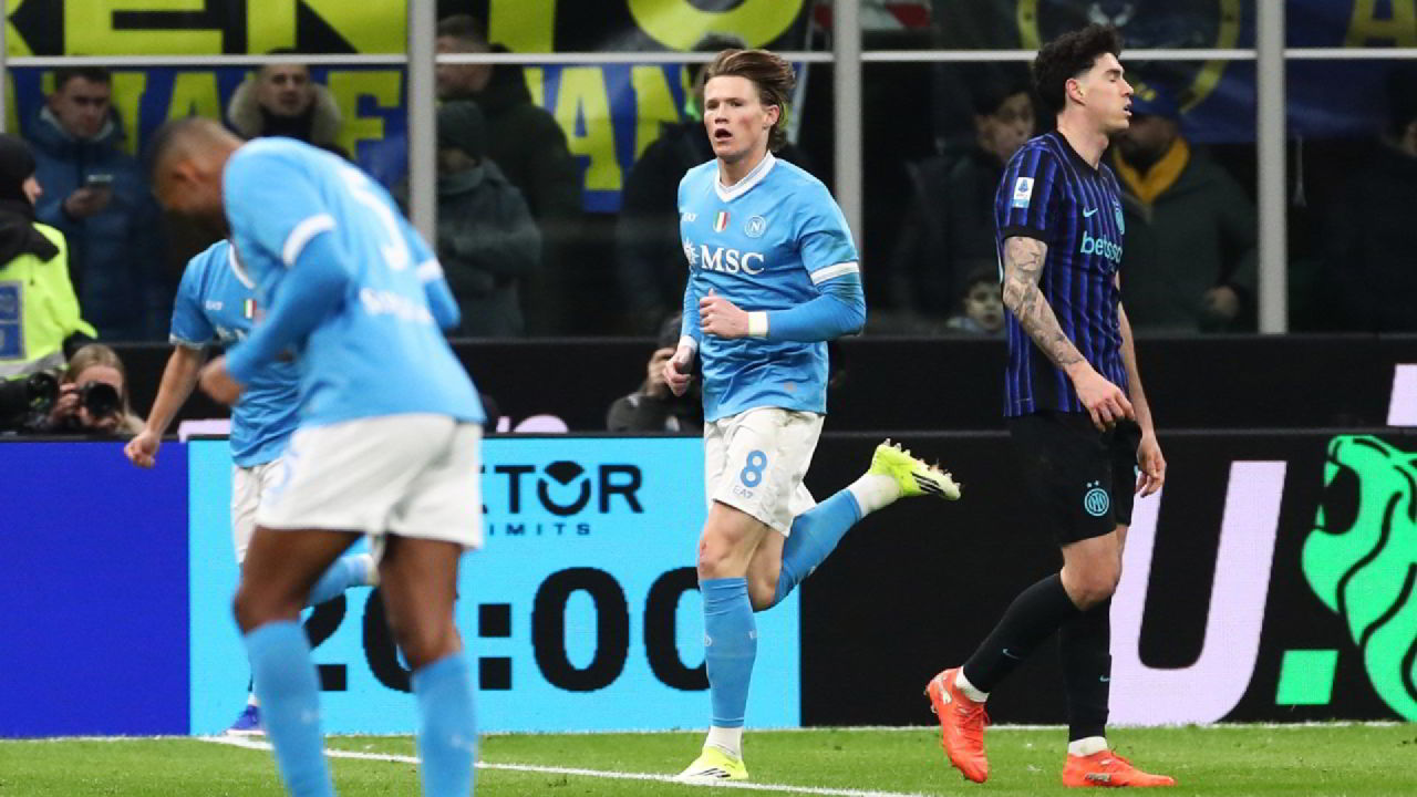 Scott McTominay esulta dopo il gol in Inter-Napoli 2-2 gennaio 2026